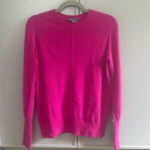Vince cashmere pullover in magenta, size M
